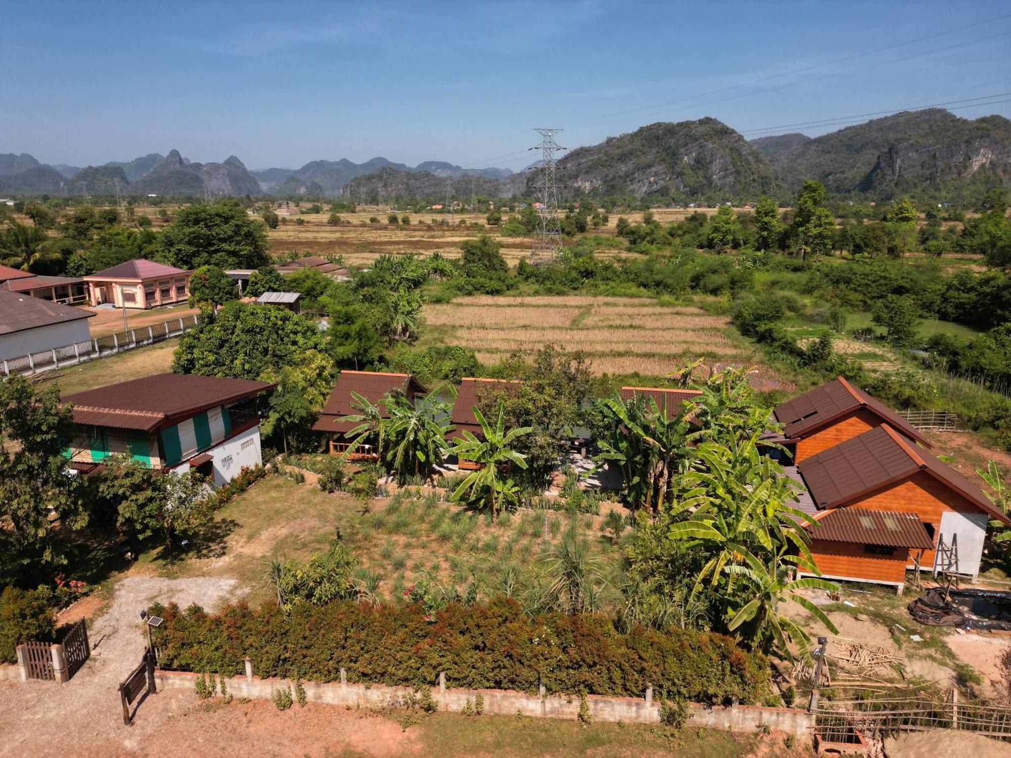 Nana Bungalows Ban Tan Buitenkant foto